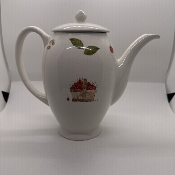 Vintage Johnson Brothers Cerise Very Rare Discounted Tea Pot Apple Basket Design - Picture 1 of 16